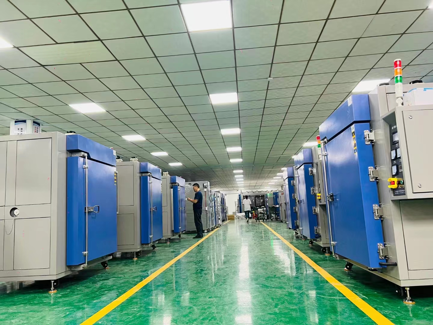 （注意）高低溫試驗(yàn)箱對(duì)安裝環(huán)境要求有那些呢？