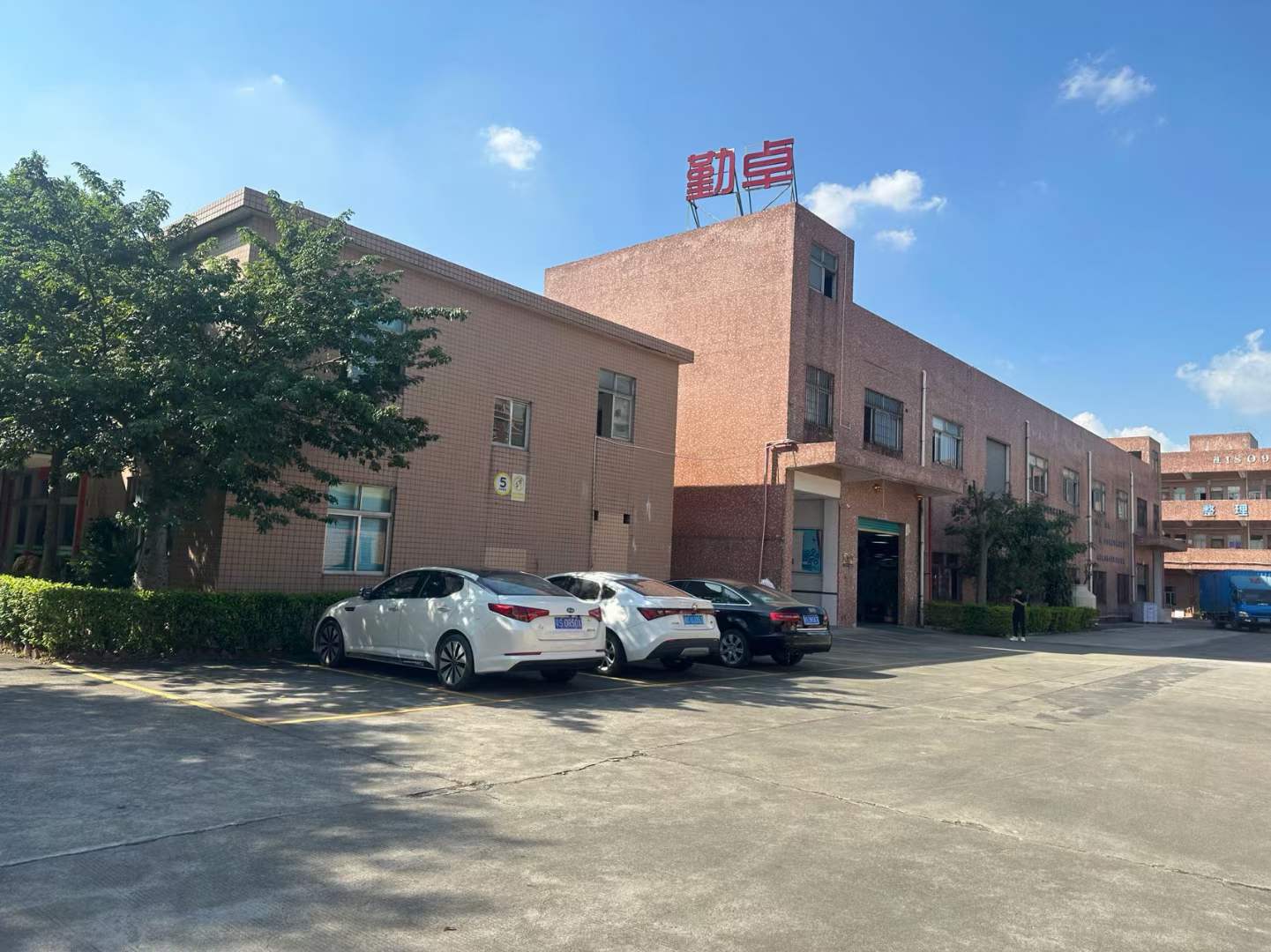 步入式恒溫恒濕試驗(yàn)箱配置水塔的要求